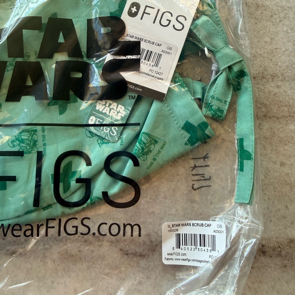 FIGS STAR WARS Grogu & Mando Scrub Cap - Picture 4 of 7